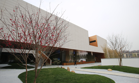 杏花春雨江南，三月玄鳥正歸