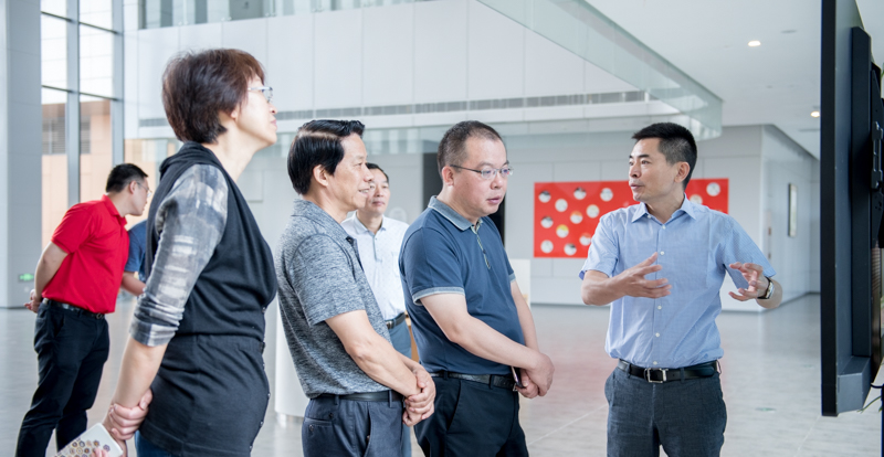 丁東調研蘇州高新區文體中心